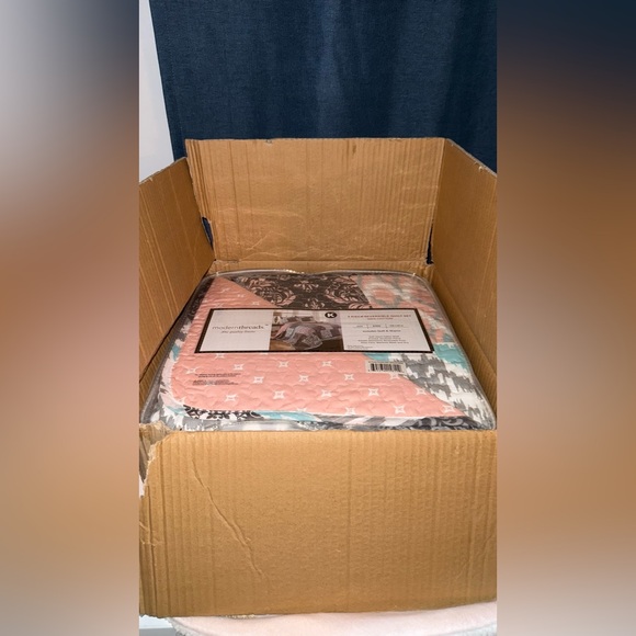 NWT Bed Bath& Beyond Sylvia Printed Reversible 3piece King Size Cotton Quilt Set - Picture 16 of 16